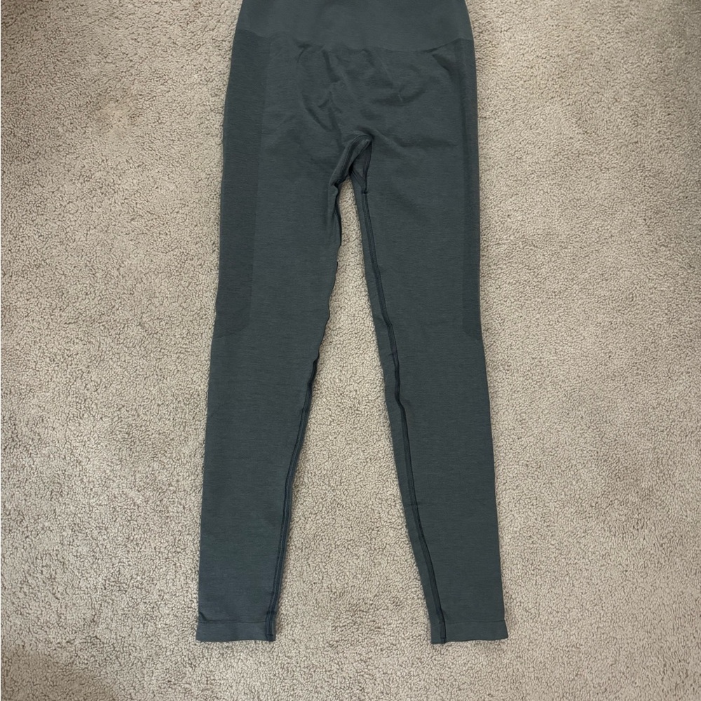 Alphalete Scrunched Gray Leggings